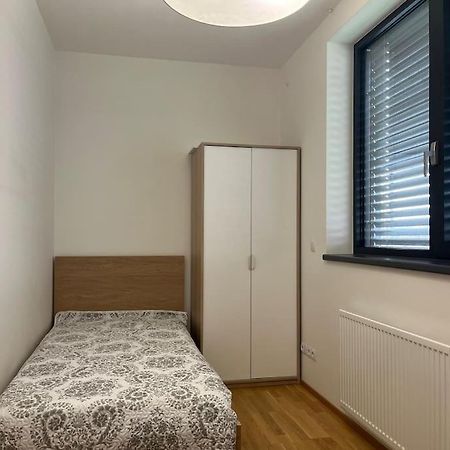 Apartman Holesovice,Balkon,Garaz Praag Buitenkant foto