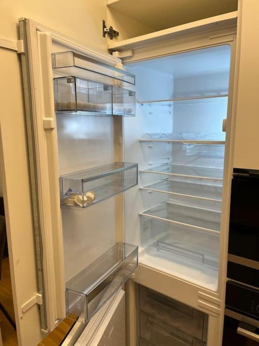 Apartman Holesovice,Balkon,Garaz Praag Buitenkant foto